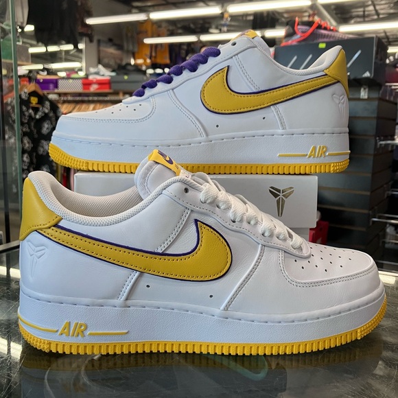 Nike Air Force 1 Low Retro QS Kobe Bryant Lakers Home Size 8.5